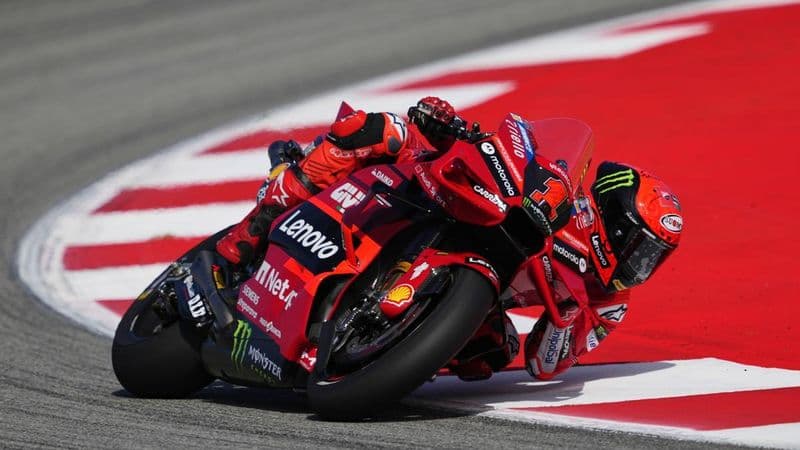 CHIVASSO - Moto Gp, Pecco Bagnaia trionfa in Catalogna e riapre il mondiale