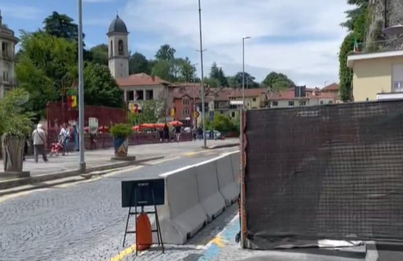 IVREA - Lavori di elettrificazione della ferrovia in lungo Dora, bar senza dehors: «Grazie per i clienti che ci fate perdere» - VIDEO