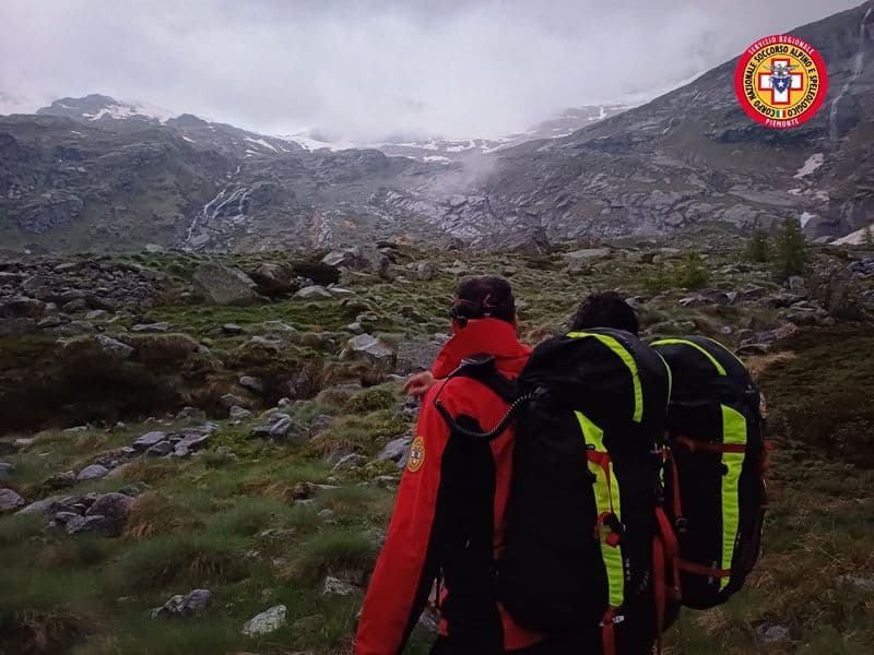 RONCO CANAVESE - Escursionista colpita da un malore in quota, intervento del soccorso alpino nel cuore della notte