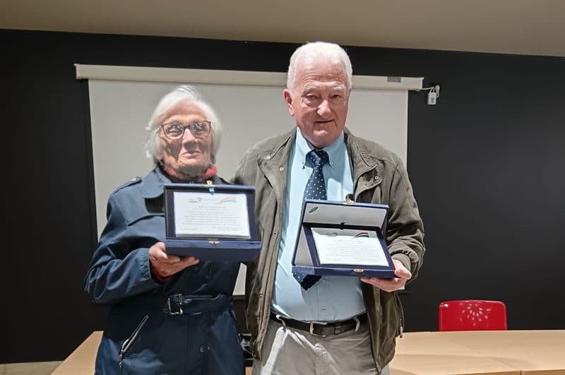 OZEGNA - Un premio per i sindaci veterani: Renza Colombatto di Traversella e Battistino Chiono di Busano - FOTO