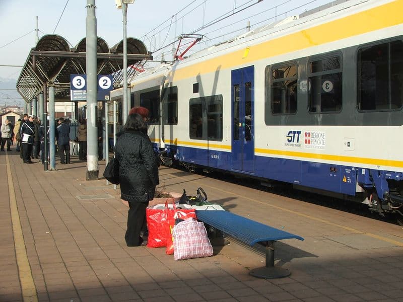 IVREA - Violenza sessuale su un treno della Torino-Ceres: 50enne condannato dopo la denuncia della vittima di appena 18 anni