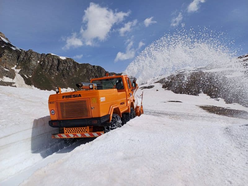 CERESOLE REALE - La strada per il Nivolet ancora sommersa dalla neve: non succedeva da diversi anni - FOTO
