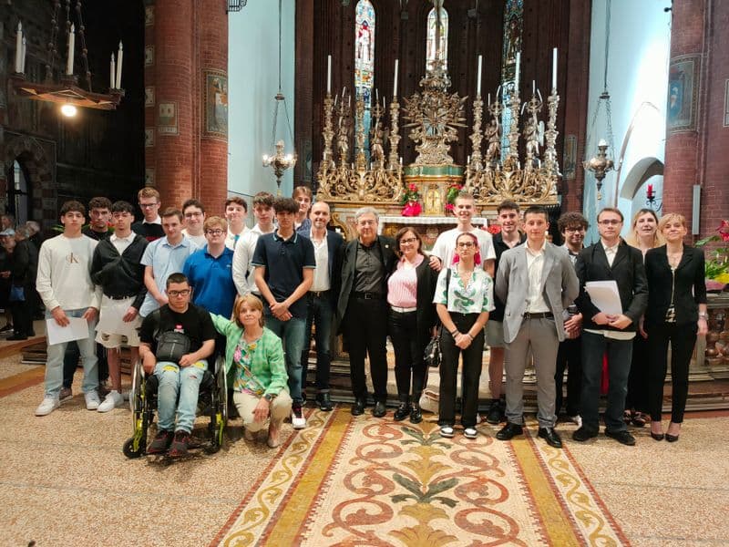 CIRIE' - Gli studenti del Fermi Galilei premiati a Torino per «Musica nei cortili» - FOTO