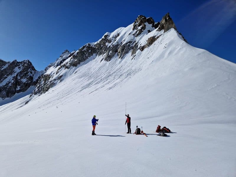 VALLE SOANA - Buone notizie per il ghiacciaio Ciardoney ancora sotto la neve grazie alle imponenti precipitazioni primaverili