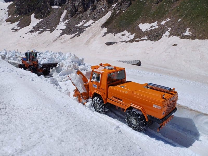 CERESOLE REALE - Riapre la provinciale per il Colle del Nivolet ma, a causa della neve, solo fino alla diga del Serrù - FOTO