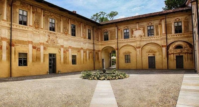 PARELLA - Il castello è in vendita: servono 6 milioni di euro per vivere in una dimora da sogno