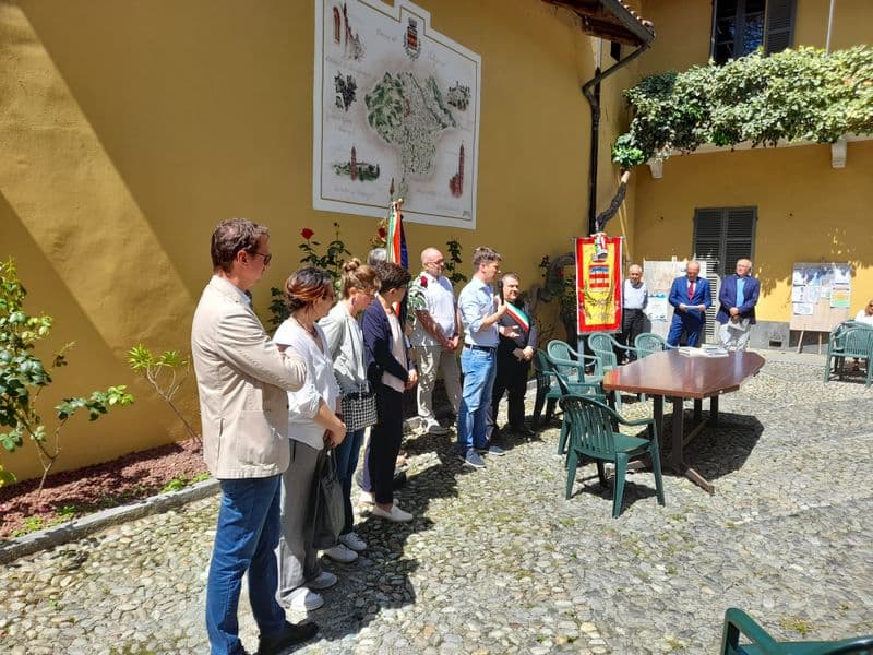 VALPERGA - Inaugurato nel cortile del Comune il dipinto murale che valorizza le bellezze del territorio - FOTO e VIDEO