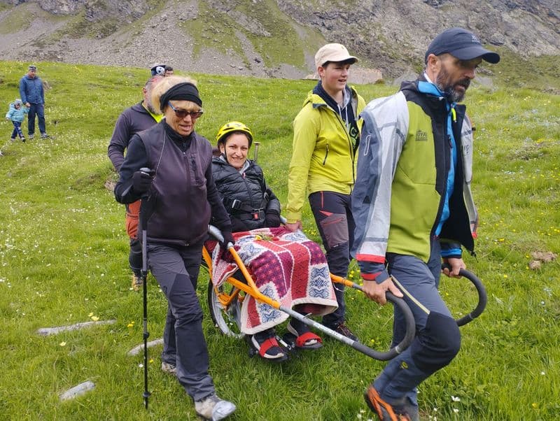 IVREA - La montagna alla portata di tutti: Jessica e Giovannella con il Cai fino al Rifugio delle Marmotte - FOTO