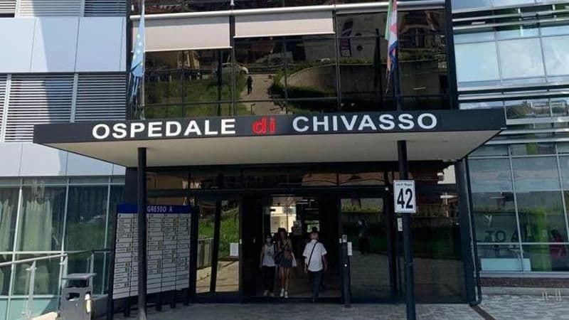 CHIVASSO - Litiga con un coetaneo che lo accoltella all’addome e poi scappa: 17enne ricoverato in prognosi riservata