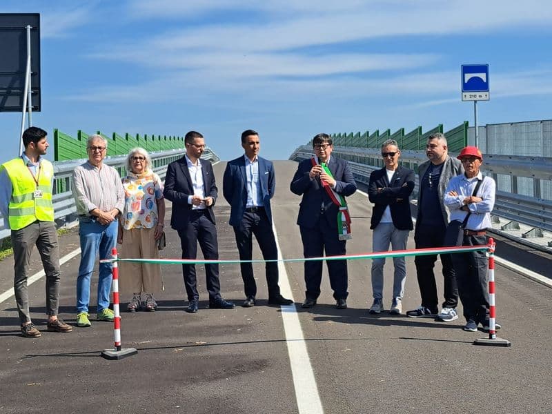 CHIVASSO - Aperto al traffico il cavalcaferrovia di corso Galileo Ferraris