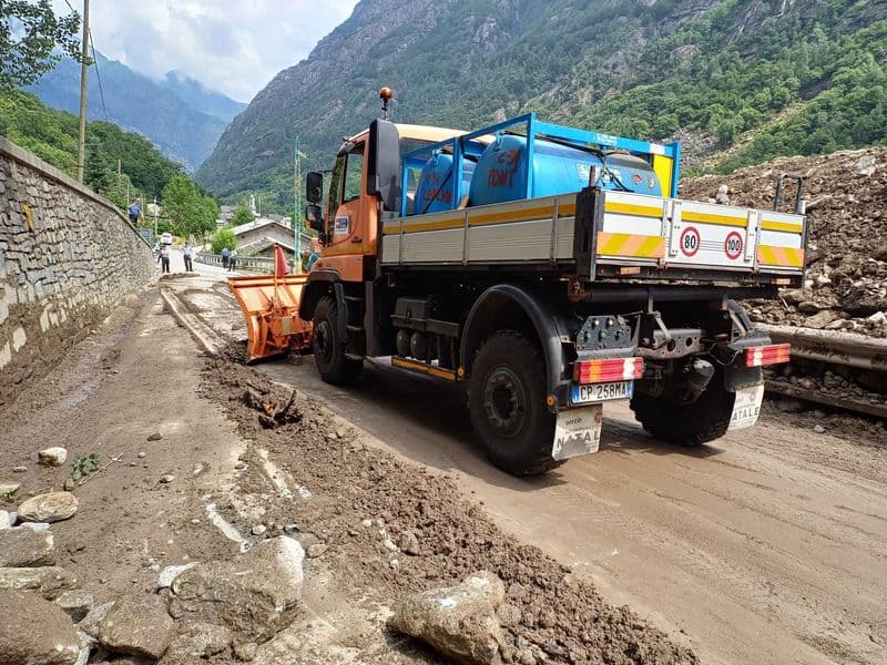 LOCANA - A Fornolosa riaperta la 460 a senso unico alternato ma solo per i mezzi di soccorso e i residenti - FOTO