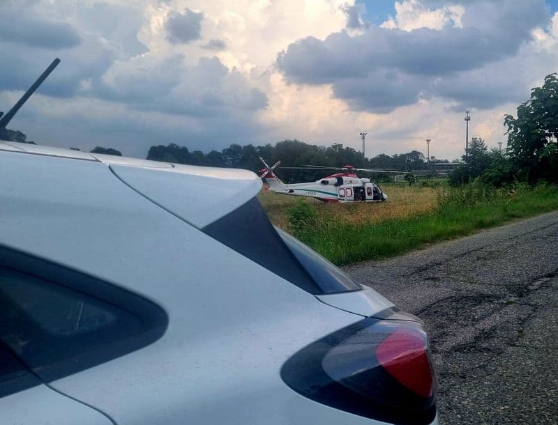RIVAROLO CANAVESE - Bimbo si sente male, atterra l'elisoccorso del 118 per trasportarlo d'urgenza in ospedale