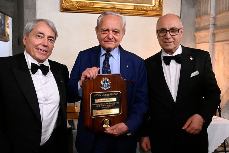 PAVONE CANAVESE - Lions: Mario Deaglio e Giulio Base premiati col Melvin Jones Fellow