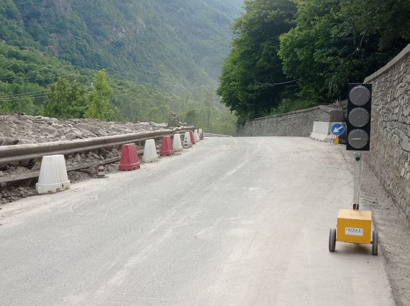 LOCANA - Riaperta a doppio senso di marcia la 460 dopo la frana a Fornolosa