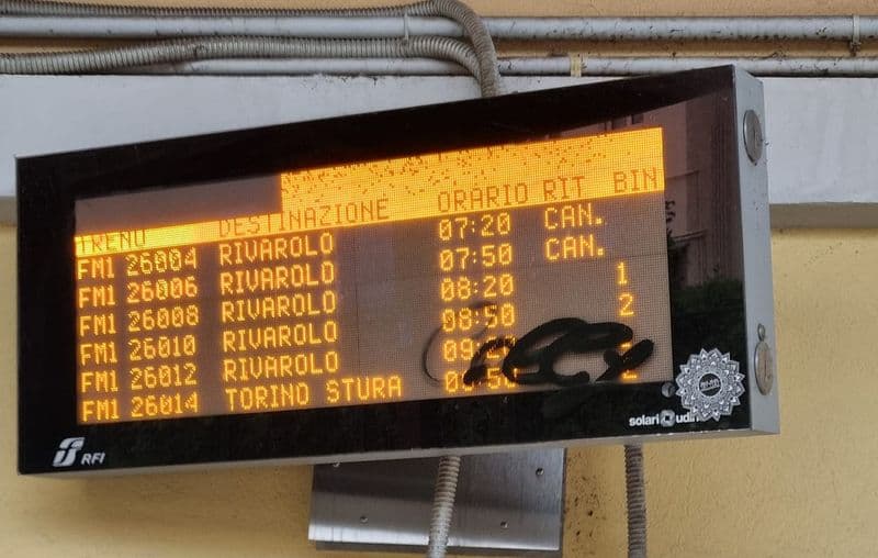 RIVAROLO-CHIERI - Parte male la settimana dei pendolari sulla linea Sfm1: subito treni del mattino cancellati