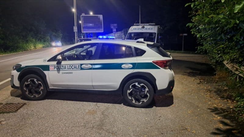 CHIVASSO - La polizia locale presente anche di notte: subito trenta automobilisti multati