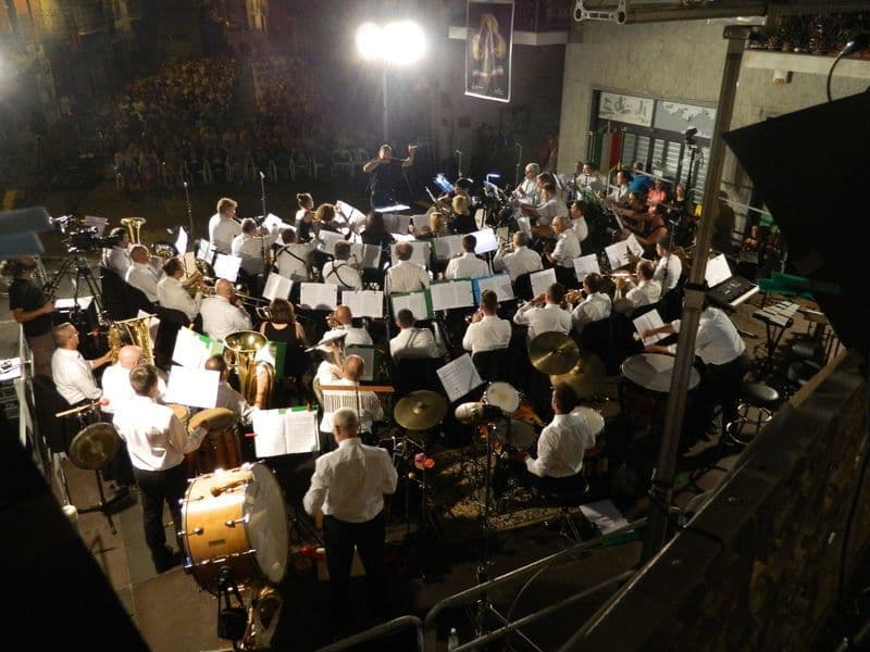 PONT CANAVESE - Conto alla rovescia per il «Concert dla Rua», il concerto dei balconi