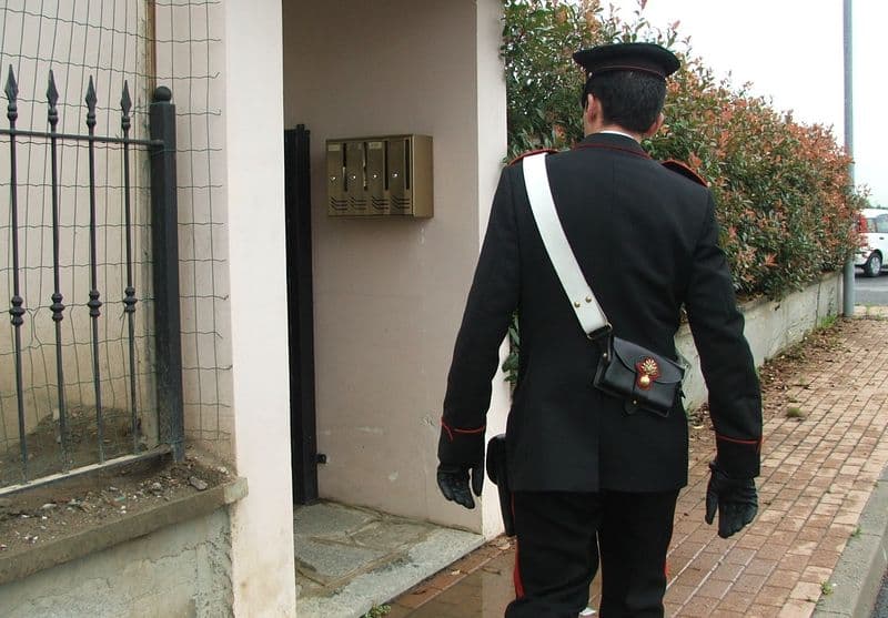 PAVONE CANAVESE - Si spaccia per figlio di un maresciallo dei carabinieri e truffa gli anziani: arrestato dai carabinieri (quelli veri)