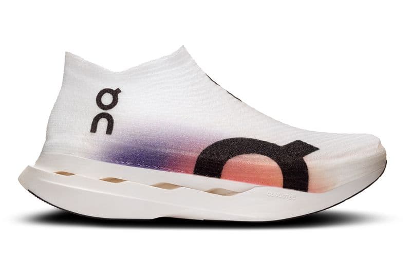 FOOTWEAR - ON Cloudboom Strike LS, la scarpa a spruzzo