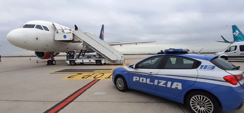 CASELLE - Rimpatriate dalla polizia di Stato 44 persone