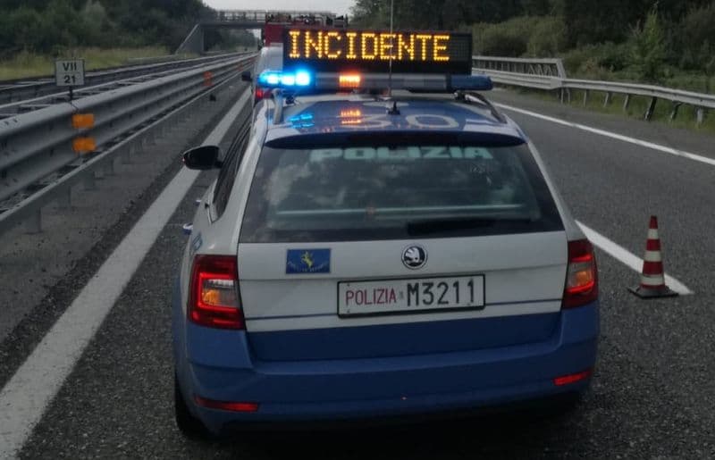 CHIVASSO - Incidente in autostrada, atterrano due elicotteri per soccorrere gli automobilisti ma nessuno è rimasto ferito