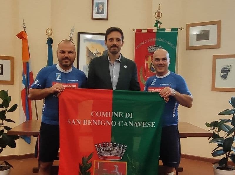 SAN BENIGNO-VOLPIANO - Da Torino a Praga in bici: i fratelli Altobello pedalano per la ricerca contro il Cancro - FOTO