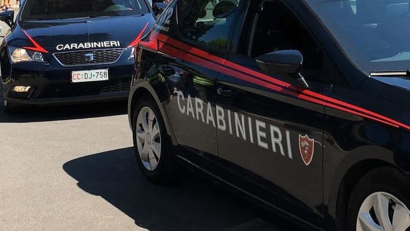 LEINI' - Raffica di furti nei negozi, 32enne denunciato dai carabinieri