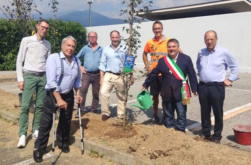 CANAVESE - Il Lions pianta gli alberi a Valperga, Favria, Rivarolo e Feletto per salvare il pianeta - FOTO