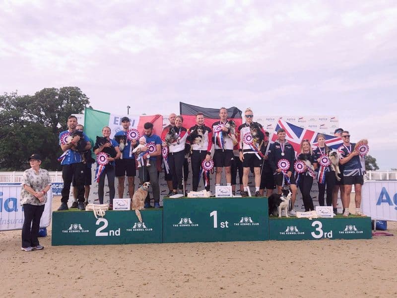 RIVAROLO CANAVESE - Agility dog, Giacomo Blessent e il suo shetland Like vicecampioni europei con il team Italia