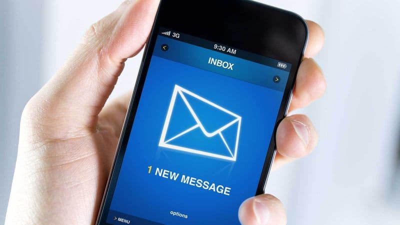 TECH - Il tramonto degli SMS