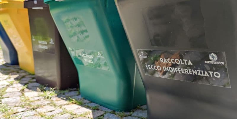 VALCHIUSA - Arrivano i nuovi bidoni dell'immondizia con la serratura