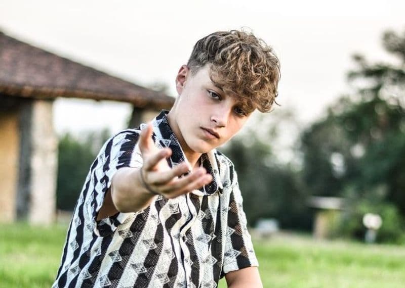 CIRIE' - Il giovane cantautore Hoshi vince il primo premio al concorso nazionale Campusband - FOTO