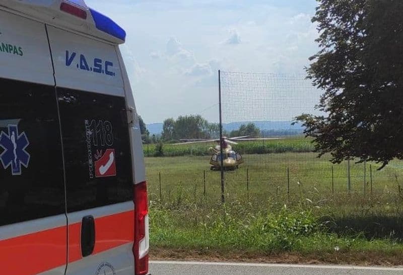 VESTIGNE' - Auto contro moto, schianto sulla provinciale: due giovani elitrasportati al Cto di Torino