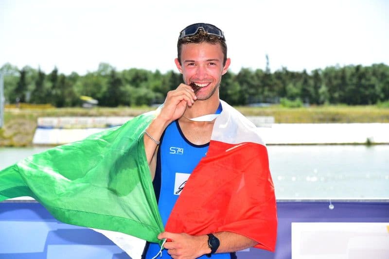 STRAMBINO-CANDIA - Canottaggio, Sergio Andreo è medaglia di bronzo alla Coupe de la Jeunesse - FOTO