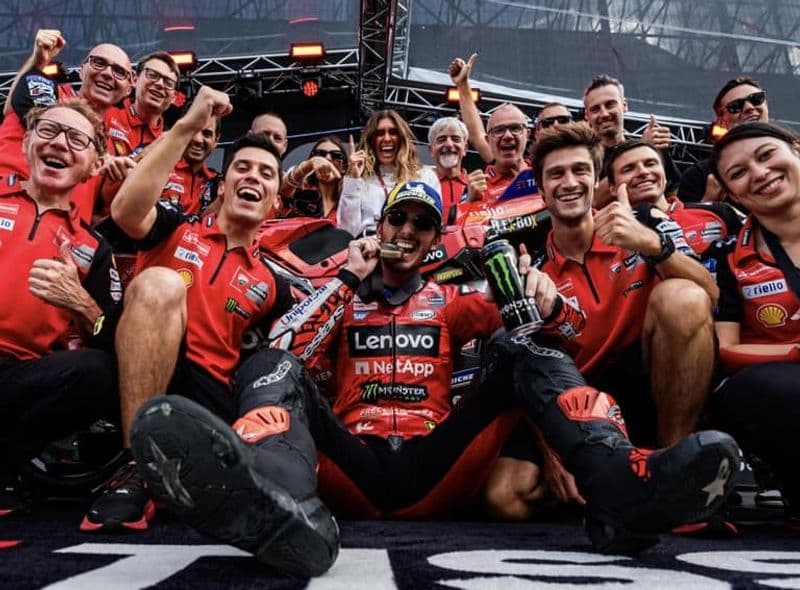 MOTO GP - Pecco Bagnaia vince ancora e allunga in classifica: sarà un duello infinito con Martin