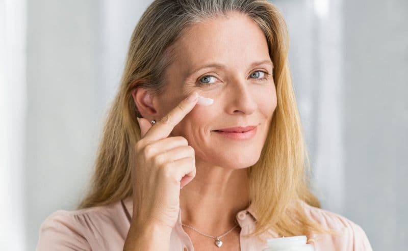 GLAMOUR - Dilaga lo scetticismo sui cosmetici efficaci al 100%