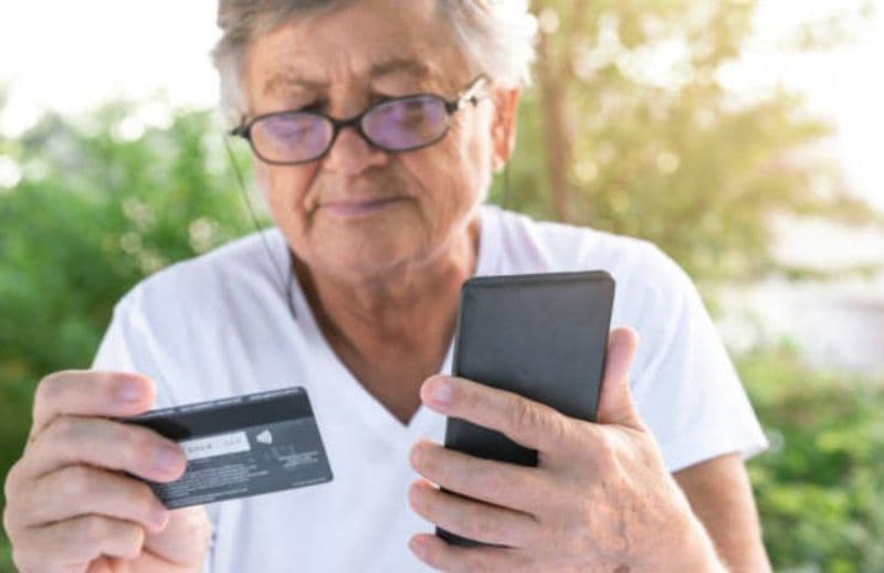 BARONE CANAVESE - «Ciao nonno, ho avuto un incidente e ho bisogno di soldi per l'intervento», ma è una truffa telefonica