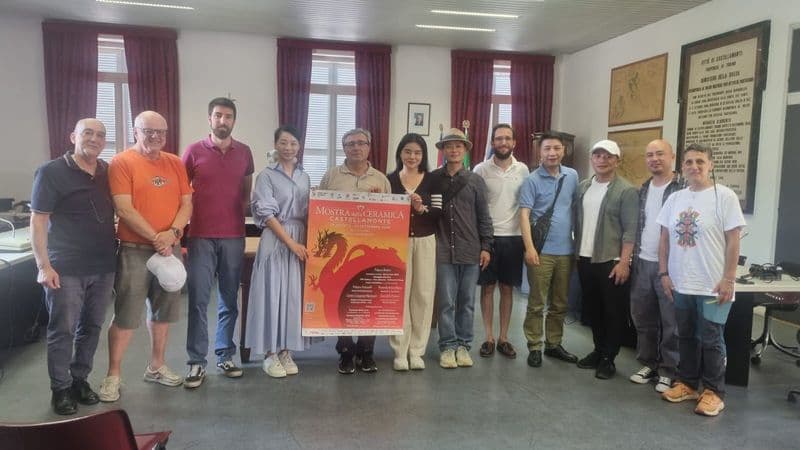 CASTELLAMONTE - Mostra Ceramica, gli artisti di Yongjia in municipio - FOTO