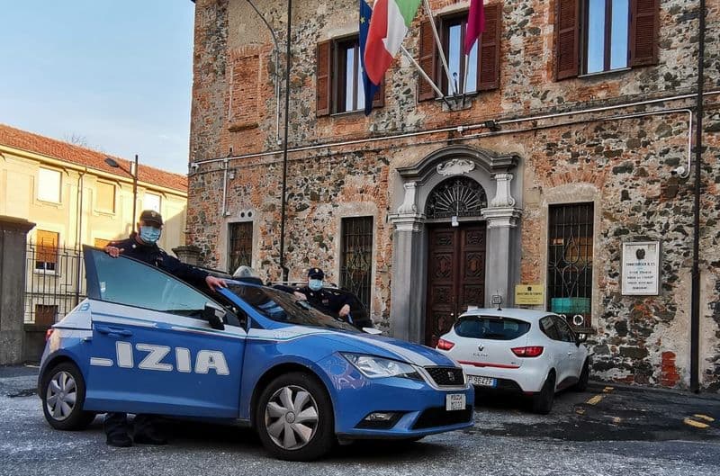 IVREA - Botte a un 15enne per strappargli la catenina d'oro: fermato dalla polizia un minorenne tunisino