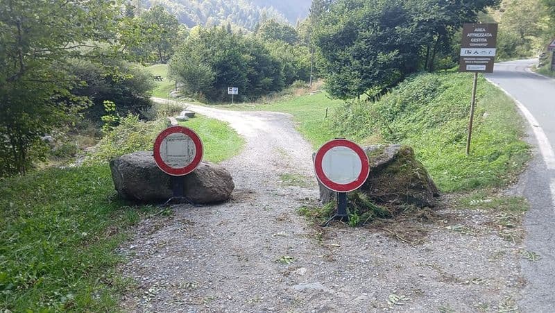 RONCO CANAVESE - Il Comune costretto a chiudere l'area camper a causa degli episodi di «incuranza e danneggiamento»