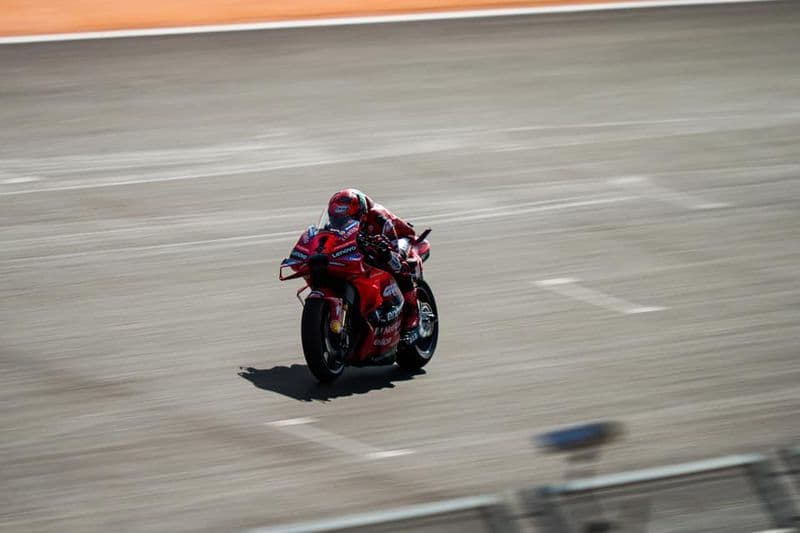 MOTO GP - Sprint race difficile per Pecco Bagnaia, solo nono: Martin torna in testa al mondiale