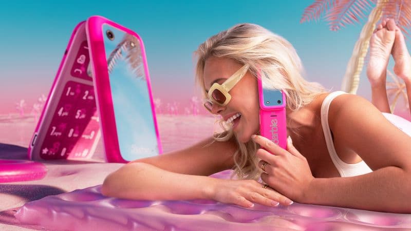 GLAMOUR - Arriva il Barbie Phone, che aiuta a disconnettersi