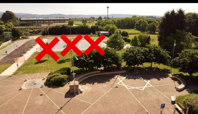 VALPERGA - Tagliate tre piante in piazza Unità d'Italia, l'ex sindaco: «E' uno scempio. Impossibile che nessuno sappia»