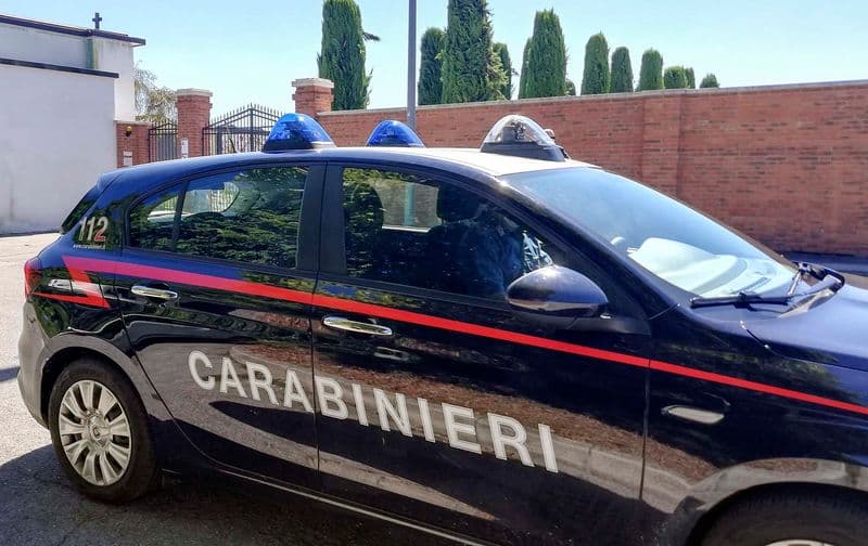 CHIVASSO - Tragedia al cimitero: ex consigliere comunale trovato morto vicino alla tomba della sorella