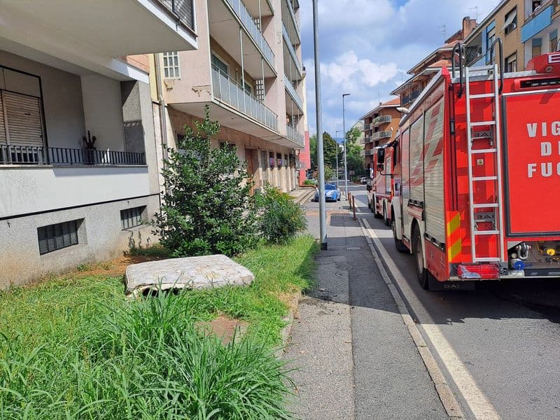 IVREA - Incendio in un alloggio di via Miniere, proprietario di casa intossicato dal fumo