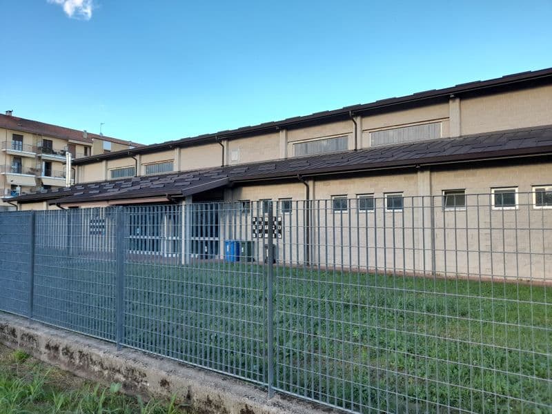 CASTELLAMONTE - Controsoffitti degli spogliatoi danneggiati, il sindaco: «Più cura e attenzione, altrimenti addebiteremo i danni»