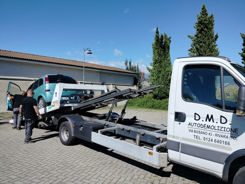 BANCHETTE - Sicurezza e decoro del territorio: rimosse diciotto auto abbandonate - FOTO