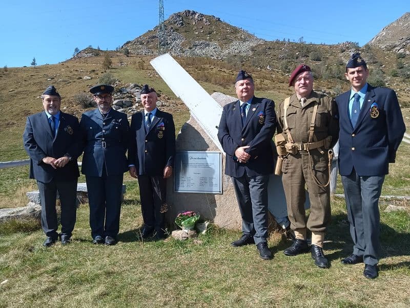 VALCHIUSELLA - Cavallaria, celebrazioni in ricordo degli avieri caduti - FOTO