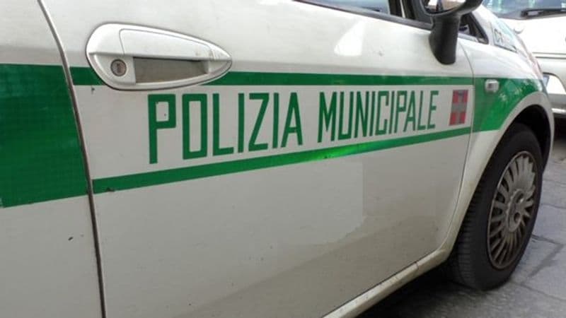 VOLPIANO - Auto contro bici in via Genova, 41enne ferita