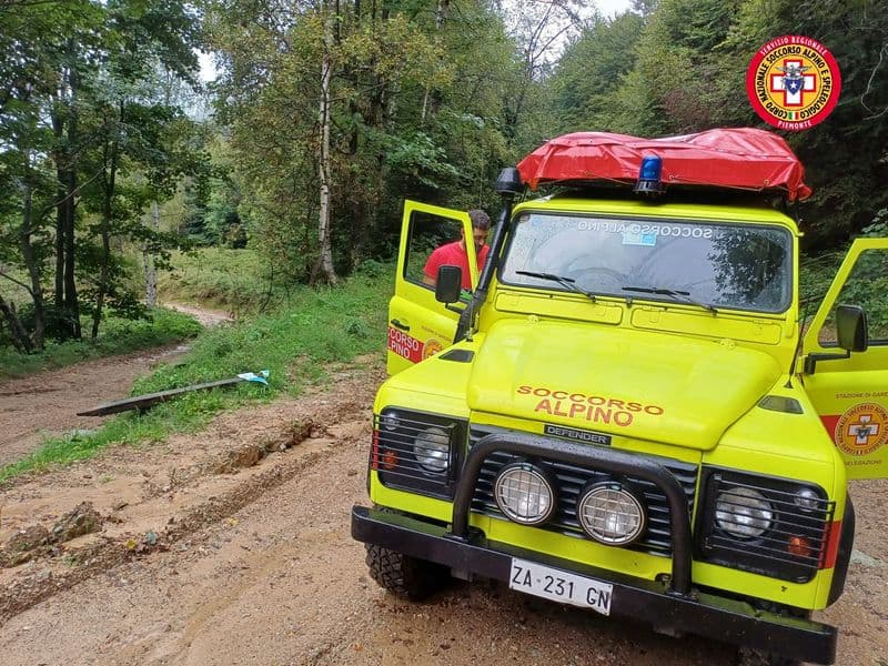 CIRIE' - Esce per cercare funghi e sparisce nei boschi: salvato